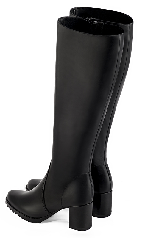Bottes femme cavalières sur mesures noir satiné Mollets fins ou larges Bout rond. Talon mi